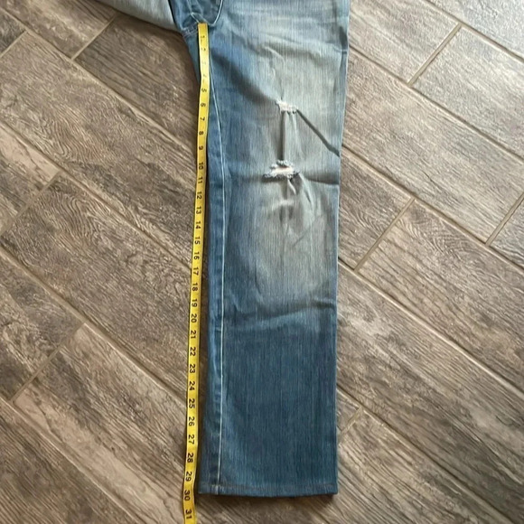 St. John straight leg jeans Embellished Crystal Rose on back pocket women’s sz 2 - Picture 8 of 12